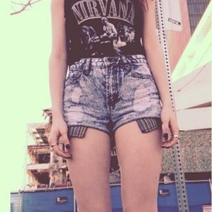 High waist distressed shorts
